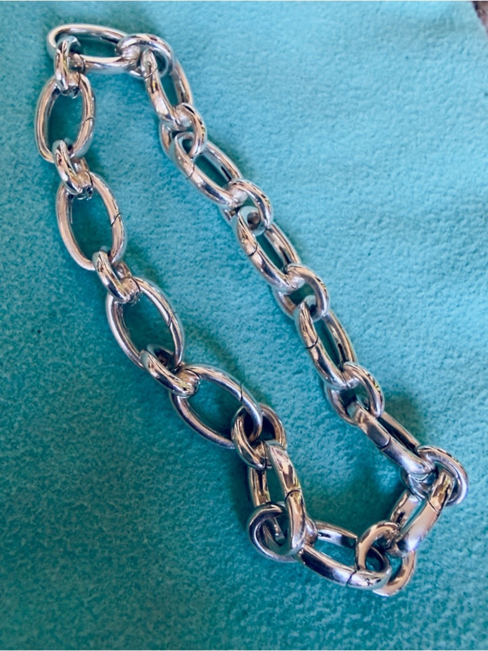 Tiffany & Co. Sterling Silver 925  Italy Clasping Oval Link Charm Bracelet 8”